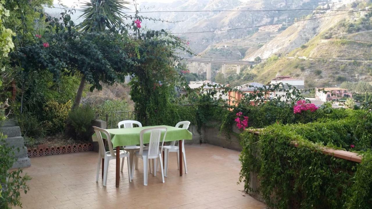 גיארדיני נאקסוס Baia Taormina Apartment מראה חיצוני תמונה